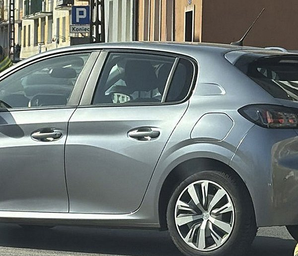 Kolizja na osiedlu Piastowskim w Kościanie [ZDJĘCIA]