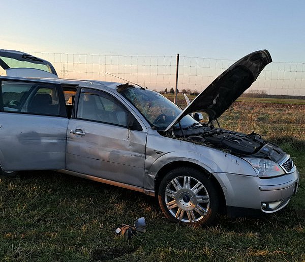 Wypadł z drogi na MOP Kokorzyn. Zawiodły hamulce [ZDJĘCIA]
