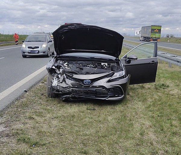 Nieprawidłowe wyprzedzanie doprowadziło do kolizji na S5 [ZDJĘCIA]