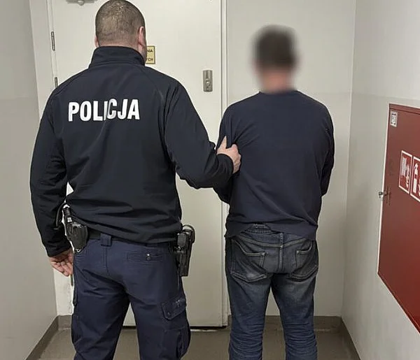 Zaatakował własną matkę po pijaku. Teraz posiedzi w areszcie