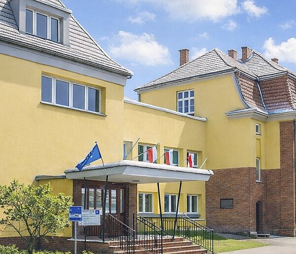 Potrącenie chłopca na przejściu przy szkole w Czempiniu