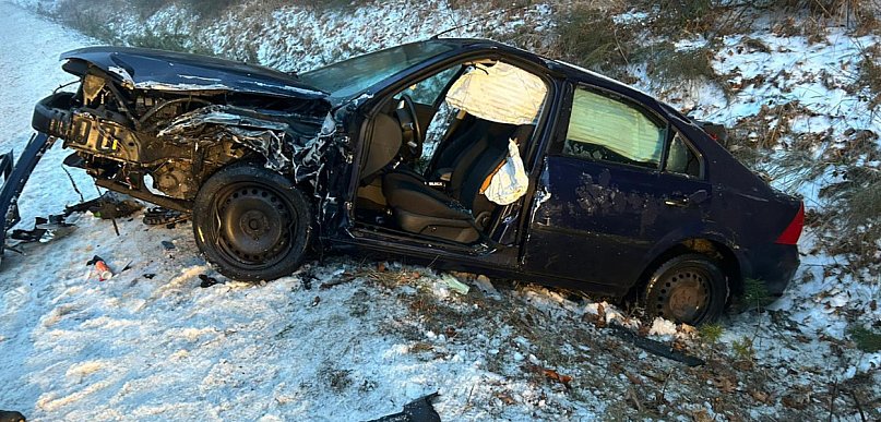 Czołowe zderzenie pomiędzy Nietążkowem a Boguszynem [ZDJĘCIA]