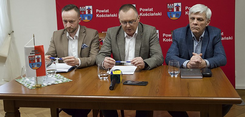 Starostowie kościańscy opowiadają o szczegółach przebudowy ul. Nacławskiej