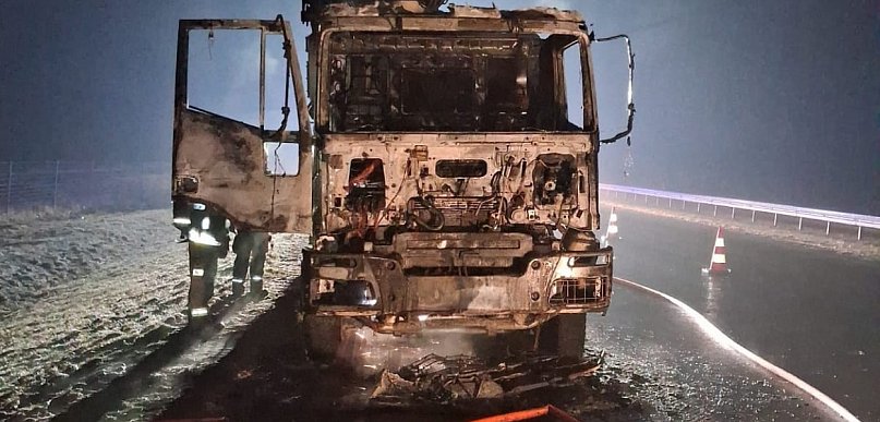 Spłonęła kabina betoniarki na S5 [ZDJĘCIA]