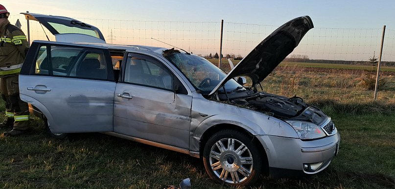 Wypadł z drogi na MOP Kokorzyn. Zawiodły hamulce [ZDJĘCIA]