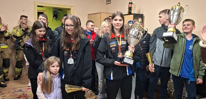 Gorące powitanie MDP z Machcina w gminie Śmigiel! Zdobyli wicemistrzostwo