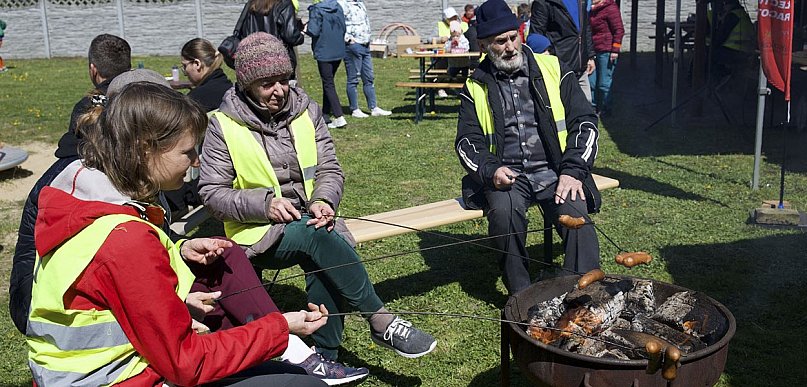 Rajd rowerowy z pajdą chleba sołectw Racot i Nowy Lubosz [ZDJĘCIA]