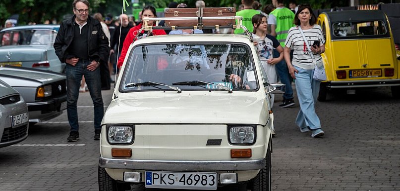I Charytatywny Zlot Klasyków i Pojazdów Zabytkowych PRL [ZDJĘCIA]