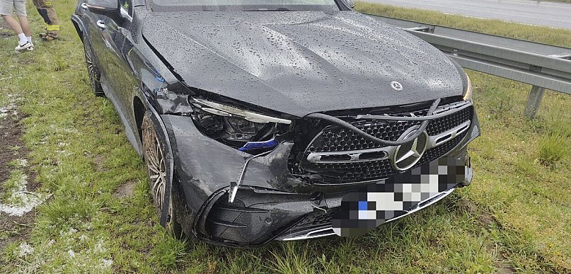 Uderzyli w bariery na S5 w podobnym czasie i miejscu [ZDJĘCIA]
