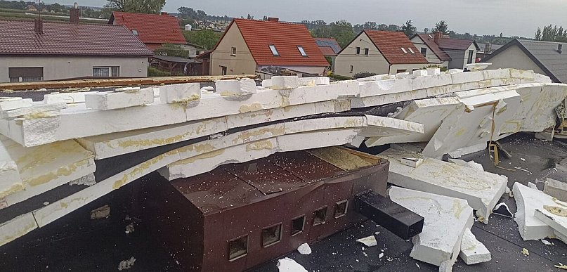 Blisko 30 interwencji strażaków w gminie Krzywiń w wyniku burzy [ZDJĘCIA]