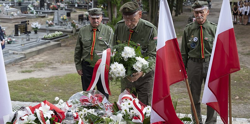 W Kurzej Górze i Kościanie uczczono bohaterów II wojny światowej [ZDJĘCIA] - 88760