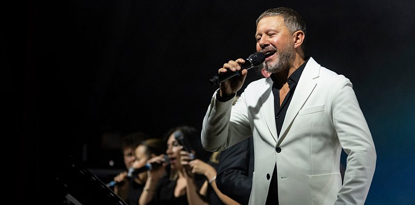 Koncert orkiestry z udziałem Andrzeja Piasecznego w Kościanie [ZDJĘCIA] - 89181