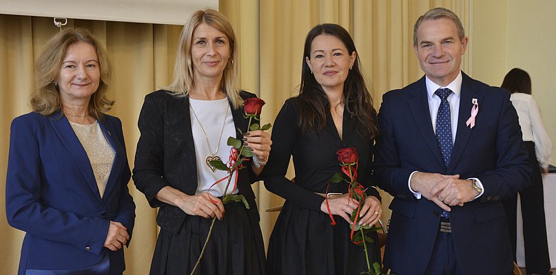 Nagrody dla nauczycieli i pracowników oświaty w Kościanie [ZDJĘCIA] - 89217