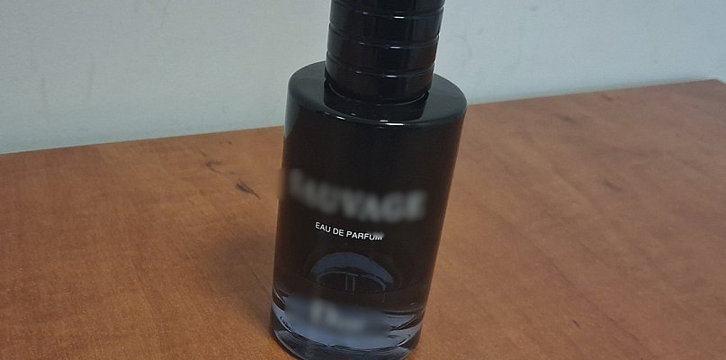Ukradli perfumy za 3300 zł. Działali w czterech - 89244