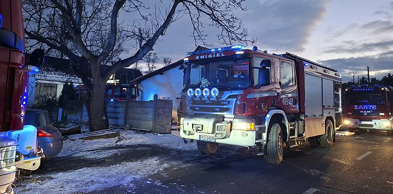 Paliła się stodoła w Żegrówku. 12 zastępów straży pożarnej [ZDJĘCIA] - 90358