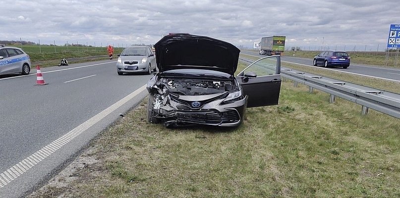 Nieprawidłowe wyprzedzanie doprowadziło do kolizji na S5 [ZDJĘCIA]