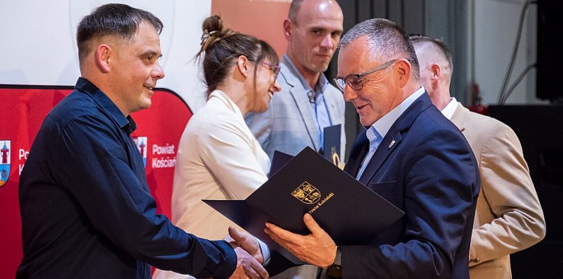 Nagrody dla sportowców i trenerów z powiatu kościańskiego [ZDJĘCIA]