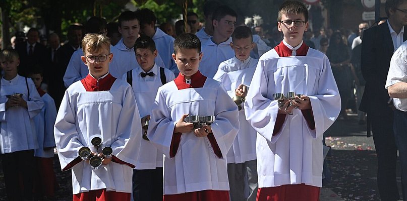 Boże Ciało 2026 w Kościanie. Uroczysta procesja [ZDJĘCIA]
