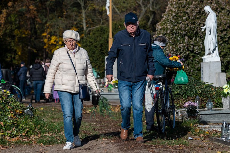 Tłumy na kościańskich cmentarzach
