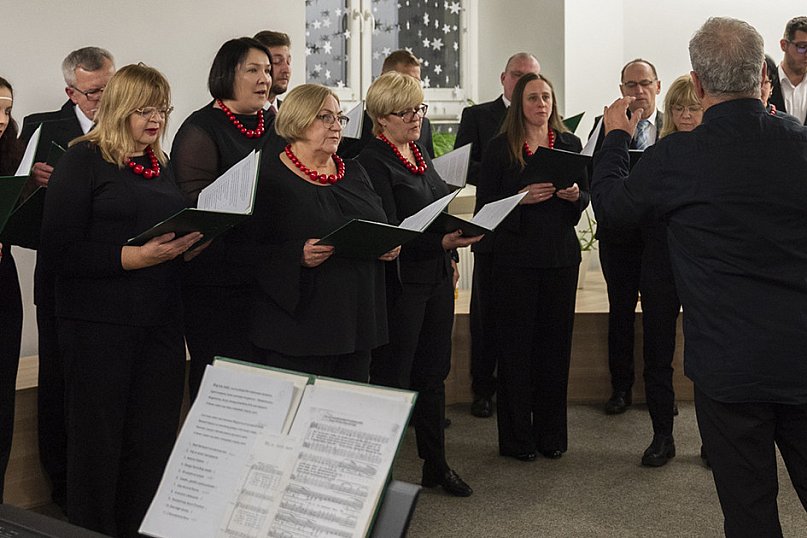 Kolędy i pastorałki wybrzmiały w bibliotece