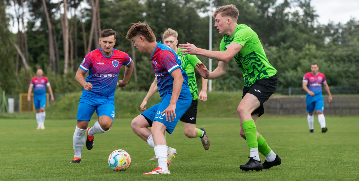 Rywal-Ewmar Kurza Góra – GKS Krzemieniewo