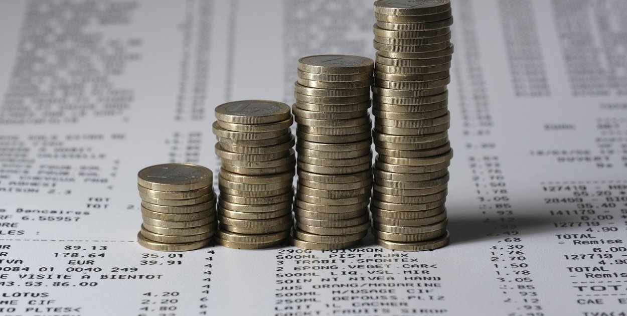 Image by Alex Barcley from Pixabay