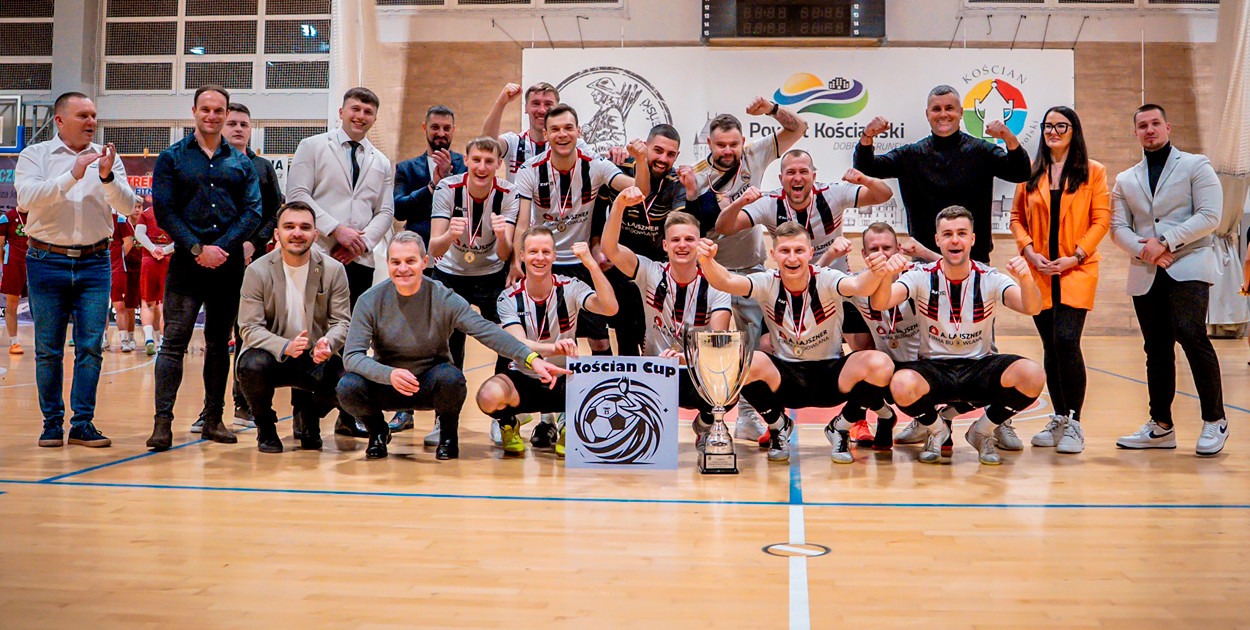Zwycięzcą II edycji Kościan Cup została ekipa Futsal Lajszner,  która po rzutach karnych pokonała drużynę Sharkz 83. fot. FOTFIX