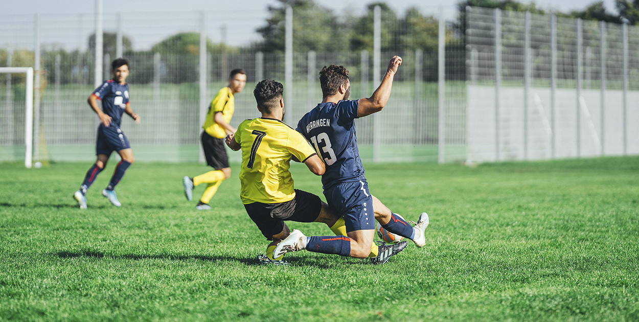 Dlaczego niektóre drużyny celowo oddają inicjatywę w meczu?