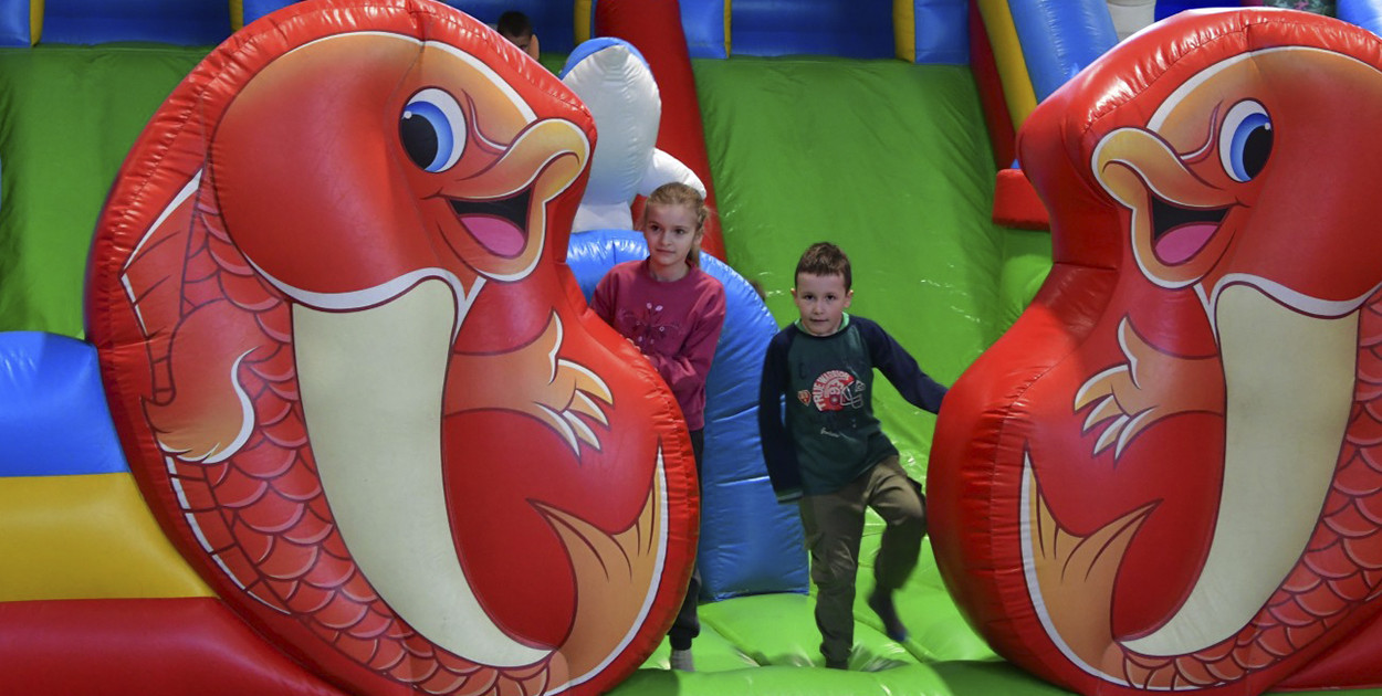 Dzieci szalały podczas Festiwalu Dmuchańców w Kościanie [ZDJĘCIA]