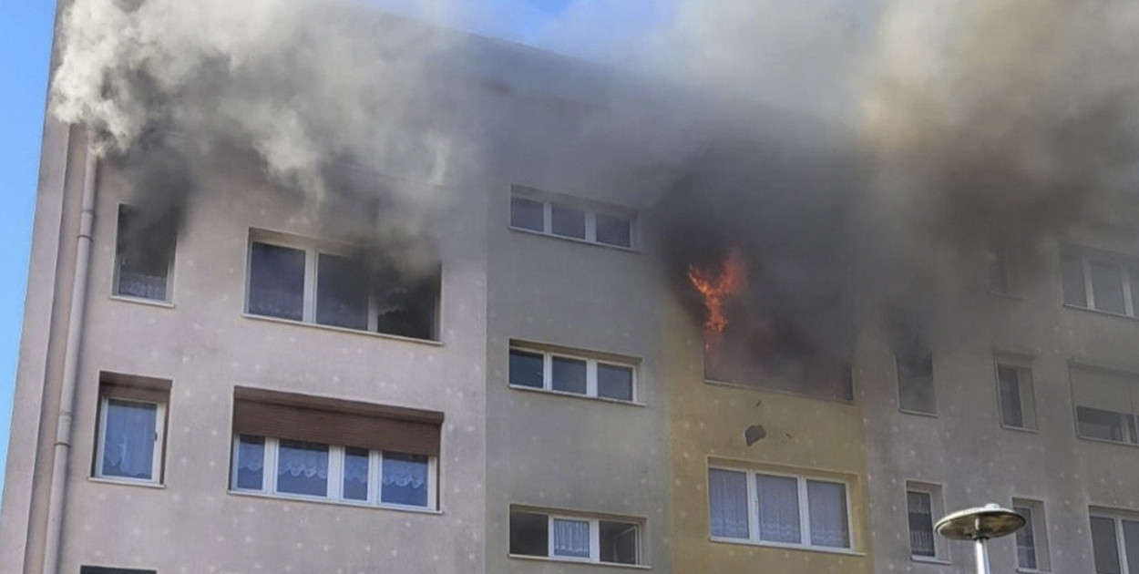 Pożar u sąsiadów w kilka minut zniszczył ich mieszkania. Proszą o pomoc!