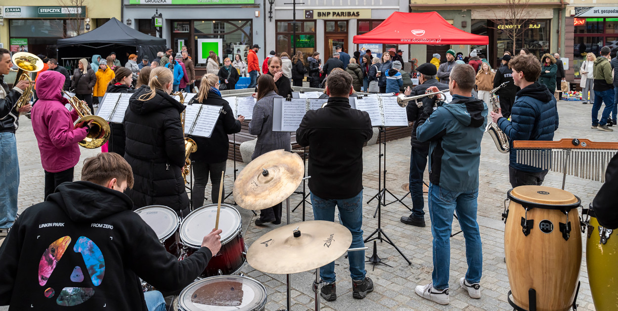 Festyn dla pogorzelców z Jagiellońskiego na Rynku w Kościanie [ZDJĘCIA]
