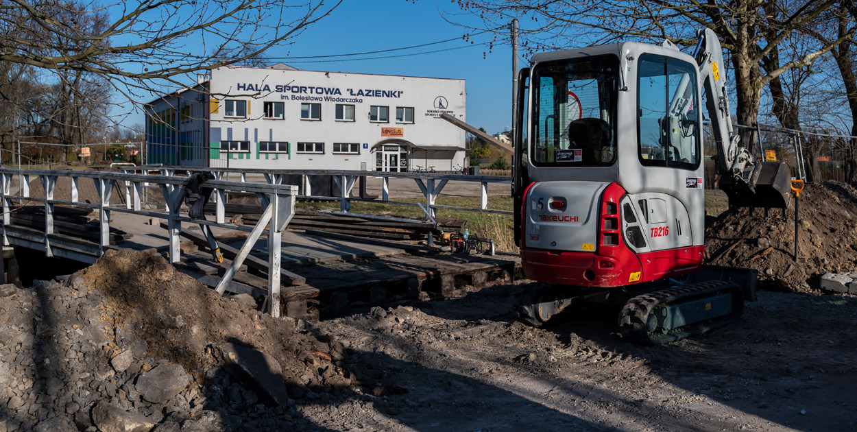 Trwa remont mostu na Łazienkach. Jest wyłączony z użytkowania [ZDJĘCIA]