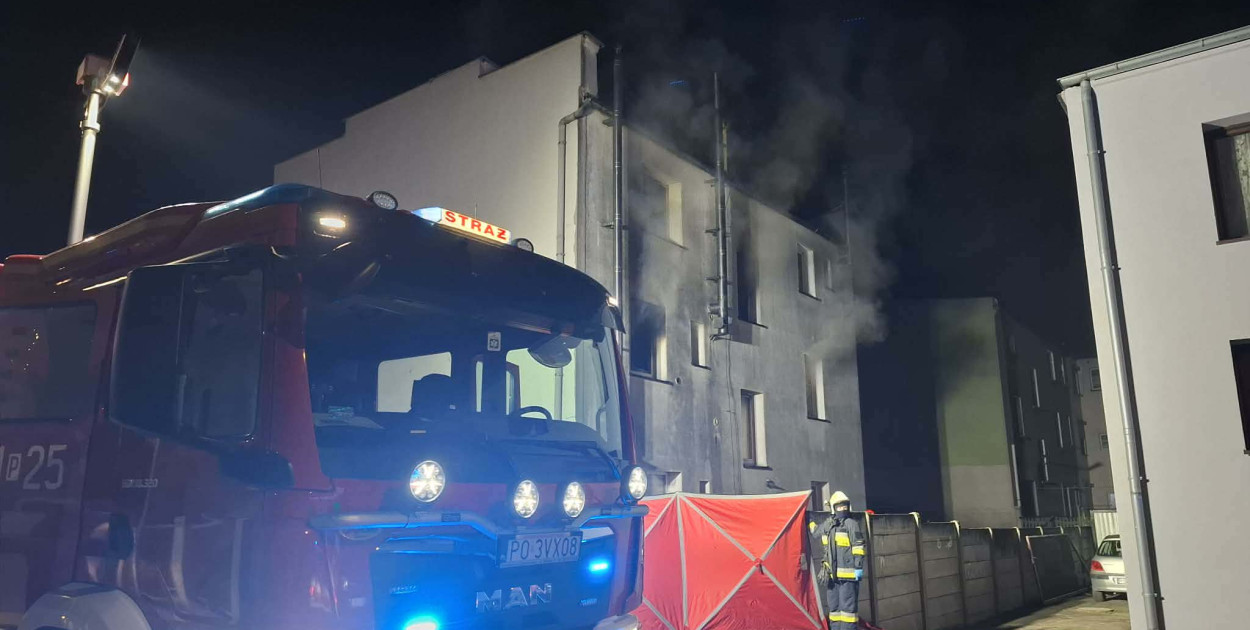 Tragiczny pożar Gostyńskiej w Kościanie. Nie żyje mężczyzna [ZDJĘCIA]